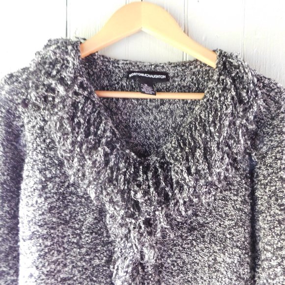 🎀 Fringe Knit Sweater - Picture 2 of 5